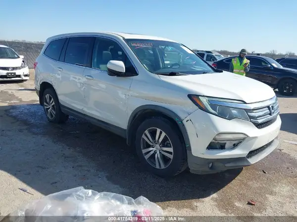 5FNYF6H55HB029298 2017 HONDA PILOT - Image 1