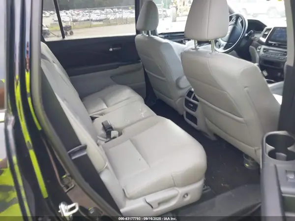 5FNYF6H55HB032217 2017 HONDA PILOT - Image 8