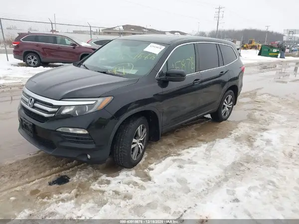 5FNYF6H55HB045324 2017 HONDA PILOT - Image 2