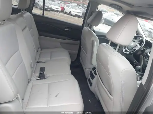 5FNYF6H55HB051110 2017 HONDA PILOT - Image 8