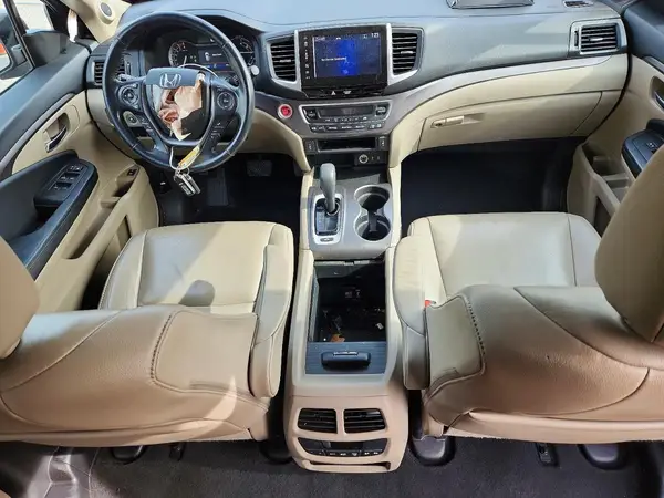 5FNYF6H55HB079702 2017 HONDA PILOT - Image 8