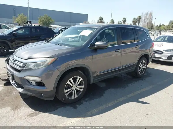 5FNYF6H55HB082566 2017 HONDA PILOT - Image 2