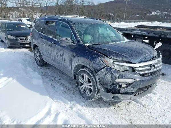 5FNYF6H55HB089856 2017 HONDA PILOT - Image 1