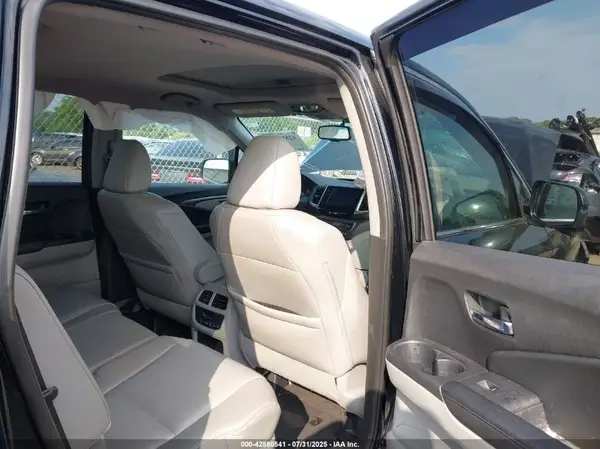 5FNYF6H55HB095740 2017 HONDA PILOT - Image 8