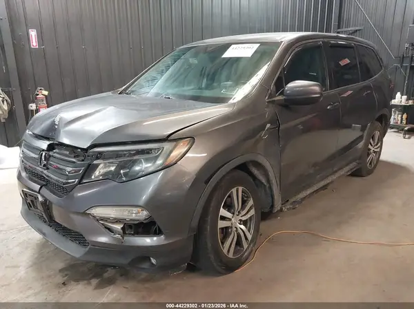 5FNYF6H55JB011390 2018 HONDA PILOT - Image 2