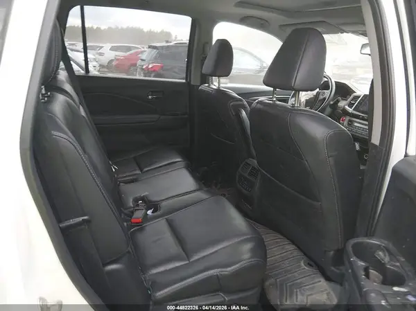 5FNYF6H55JB013995 2018 HONDA PILOT - Image 8