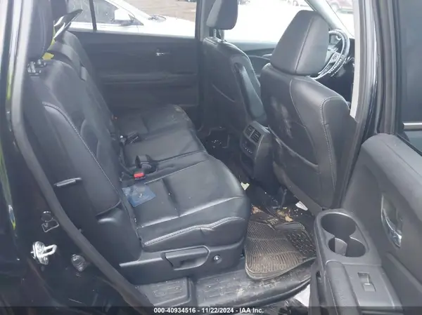 5FNYF6H55JB027556 2018 HONDA PILOT - Image 8