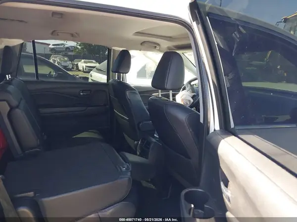 5FNYF6H55JB029680 2018 HONDA PILOT - Image 8