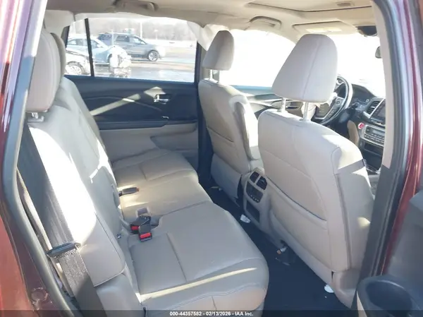 5FNYF6H55JB064493 2018 HONDA PILOT - Image 8