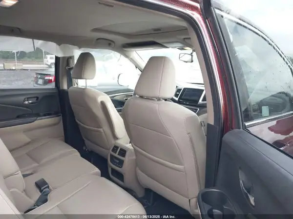 5FNYF6H55JB071749 2018 HONDA PILOT - Image 8