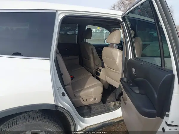 5FNYF6H55KB010077 2019 HONDA PILOT - Image 8
