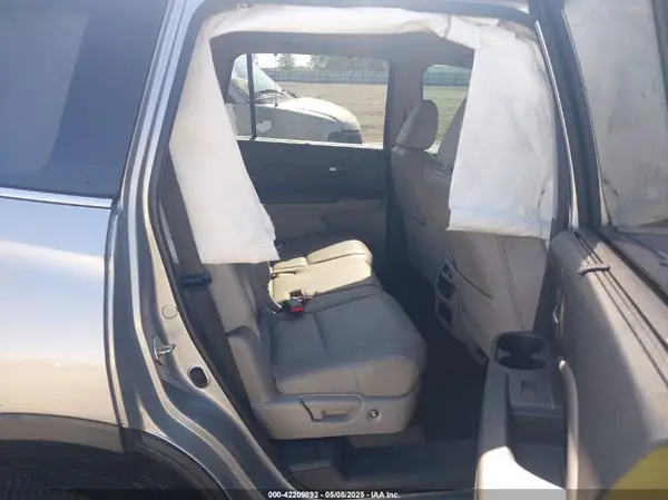 5FNYF6H55KB050627 2019 HONDA PILOT - Image 8