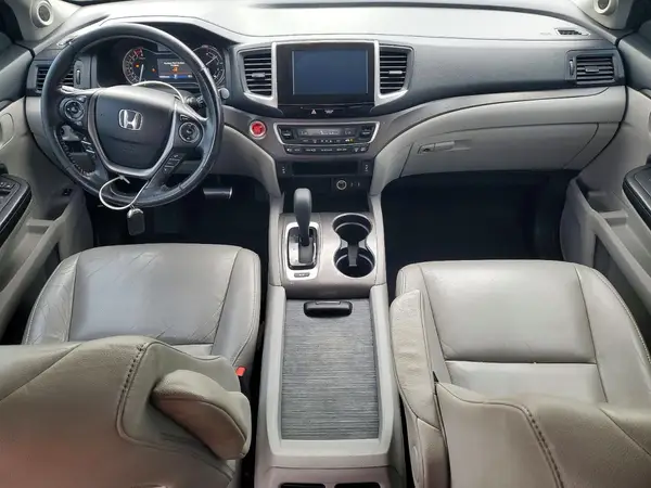 5FNYF6H56HB009366 2017 HONDA PILOT - Image 8