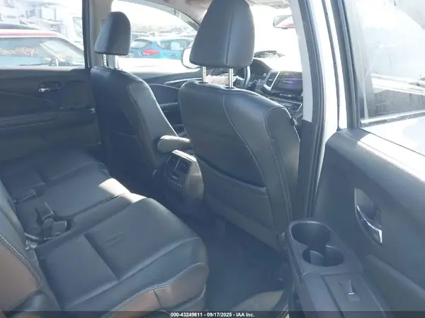 5FNYF6H56HB014826 2017 HONDA PILOT - Image 8