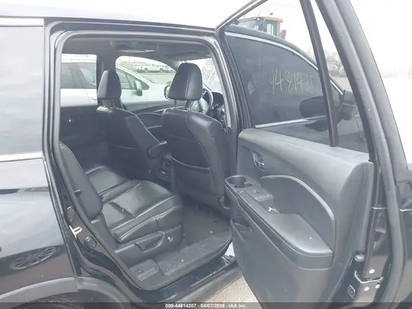 5FNYF6H56HB025289 2017 HONDA PILOT - Image 8
