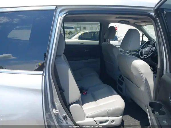 5FNYF6H56HB034476 2017 HONDA PILOT - Image 8