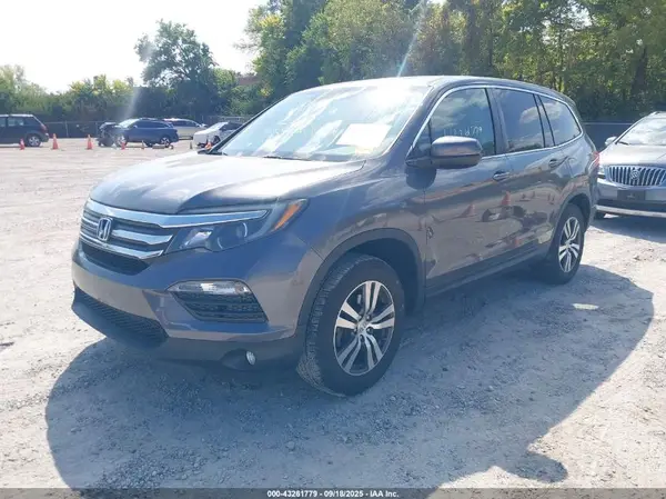 5FNYF6H56HB038026 2017 HONDA PILOT - Image 2