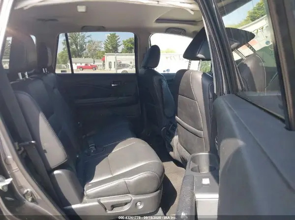 5FNYF6H56HB038026 2017 HONDA PILOT - Image 8