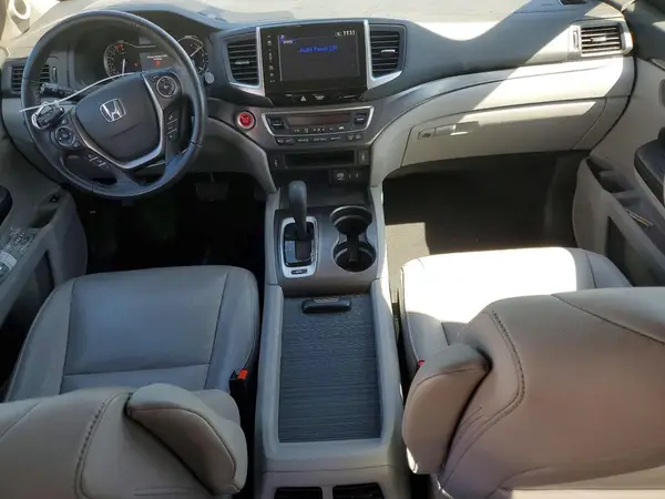 5FNYF6H56HB042397 2017 HONDA PILOT - Image 8
