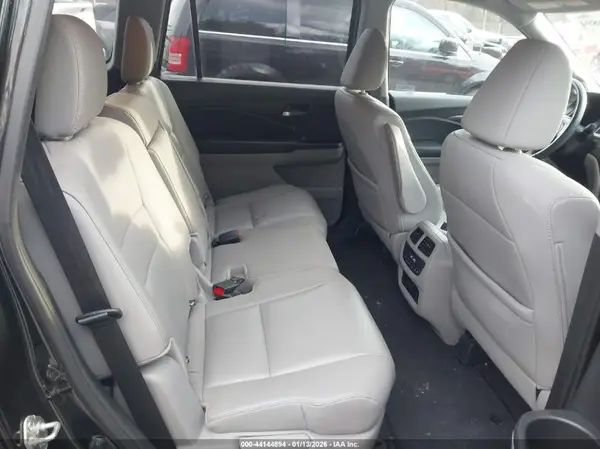 5FNYF6H56HB047194 2017 HONDA PILOT - Image 8