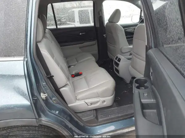 5FNYF6H56HB048653 2017 HONDA PILOT - Image 8