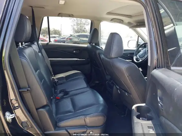 5FNYF6H56HB073875 2017 HONDA PILOT - Image 8