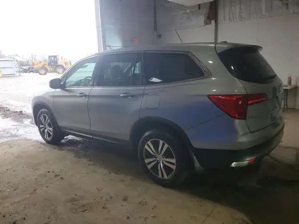 5FNYF6H56HB101464 2017 HONDA PILOT - Image 2