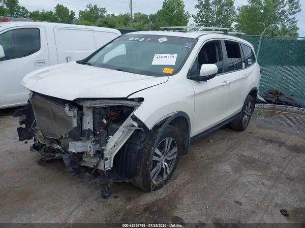 5FNYF6H56JB002956 2018 HONDA PILOT - Image 2