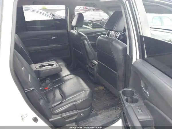 5FNYF6H56JB002956 2018 HONDA PILOT - Image 8
