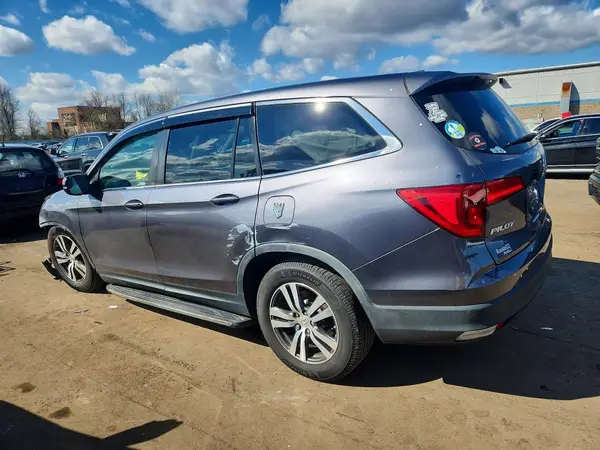 5FNYF6H56JB006831 2018 HONDA PILOT - Image 2