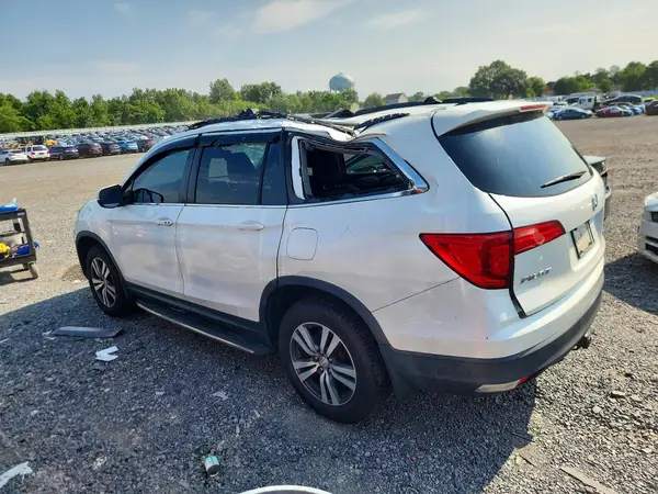 5FNYF6H56JB008899 2018 HONDA PILOT - Image 2