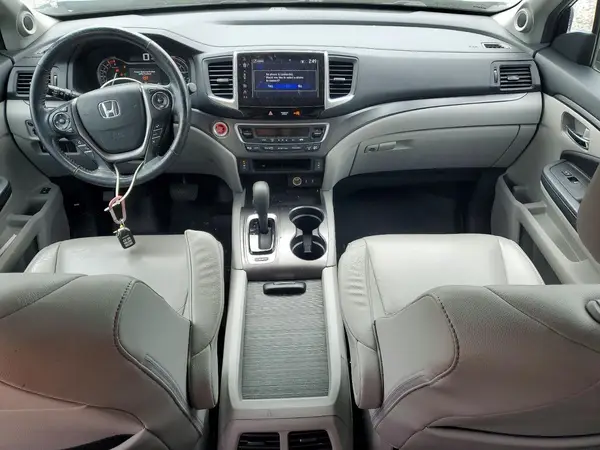 5FNYF6H56JB018090 2018 HONDA PILOT - Image 8
