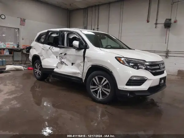 5FNYF6H56JB018817 2018 HONDA PILOT - Image 1