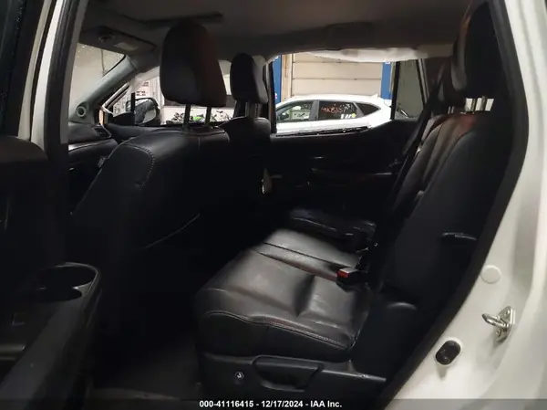 5FNYF6H56JB018817 2018 HONDA PILOT - Image 8