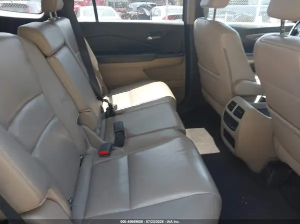 5FNYF6H56JB020633 2018 HONDA PILOT - Image 8