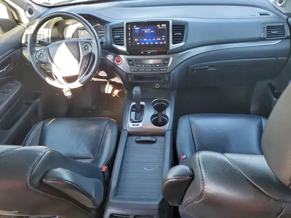 5FNYF6H56JB028361 2018 HONDA PILOT - Image 8