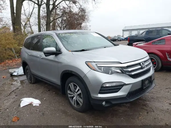 5FNYF6H56JB048500 2018 HONDA PILOT - Image 1