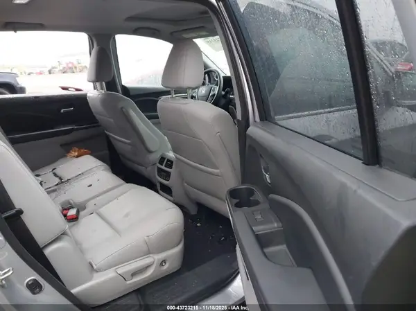 5FNYF6H56JB048500 2018 HONDA PILOT - Image 8