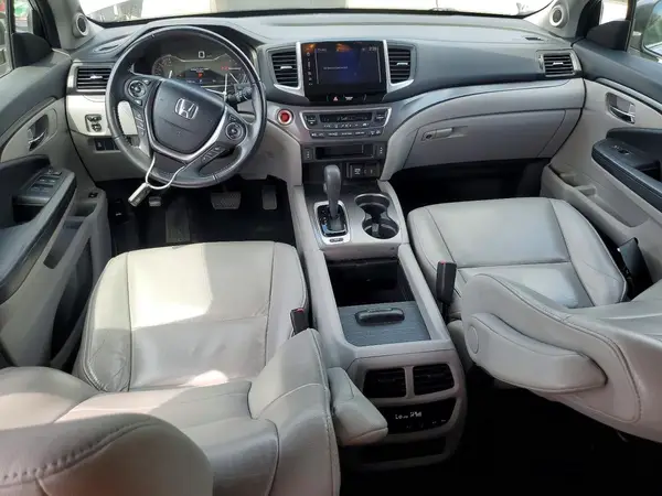 5FNYF6H56JB055317 2018 HONDA PILOT - Image 8