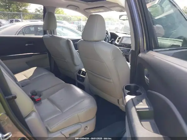 5FNYF6H56JB066740 2018 HONDA PILOT - Image 8