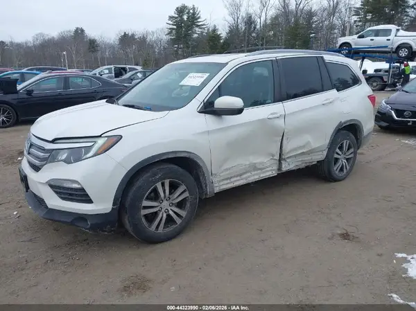 5FNYF6H56JB071386 2018 HONDA PILOT - Image 2