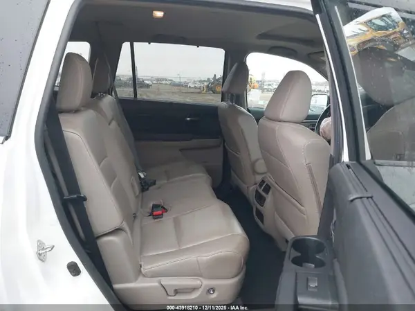5FNYF6H56KB040043 2019 HONDA PILOT - Image 8