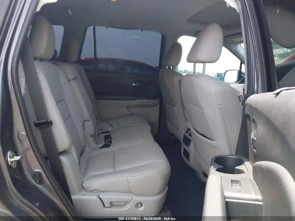 5FNYF6H56KB043055 2019 HONDA PILOT - Image 8