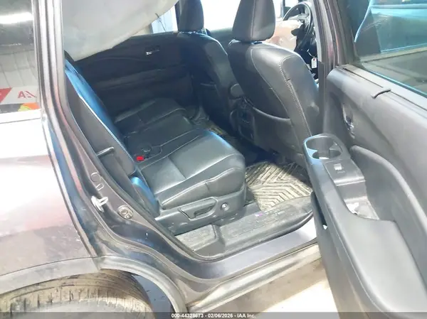 5FNYF6H56KB068411 2019 HONDA PILOT - Image 8