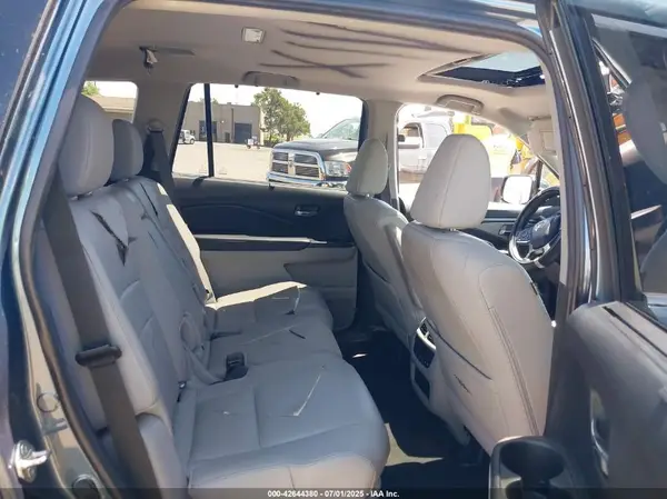5FNYF6H56KB073320 2019 HONDA PILOT - Image 8