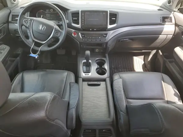 5FNYF6H57HB002541 2017 HONDA PILOT - Image 8