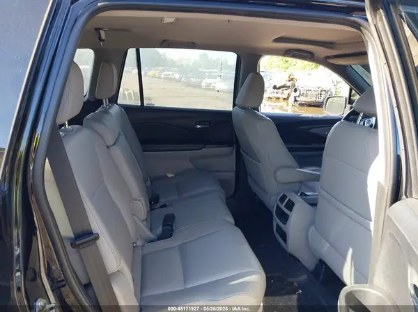 5FNYF6H57HB019081 2017 HONDA PILOT - Image 8