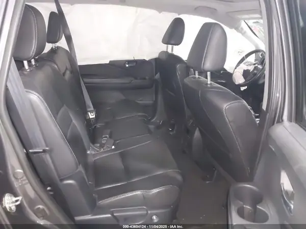 5FNYF6H57HB026502 2017 HONDA PILOT - Image 8