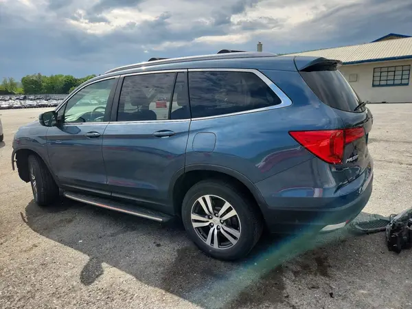 5FNYF6H57HB104972 2017 HONDA PILOT - Image 2