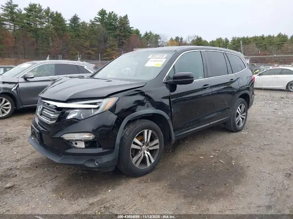 5FNYF6H57JB003467 2018 HONDA PILOT - Image 2